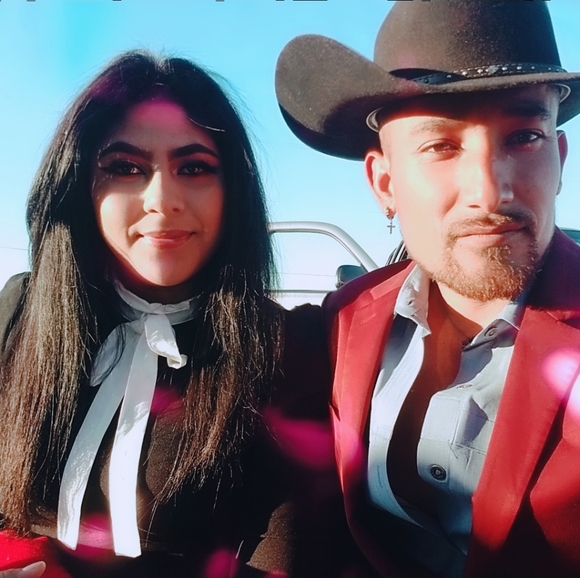 Meet your Posher, Esmeralda - Picture 2 of 2